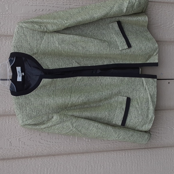 Plus size suit jacket and blouse - Picture 3 of 4